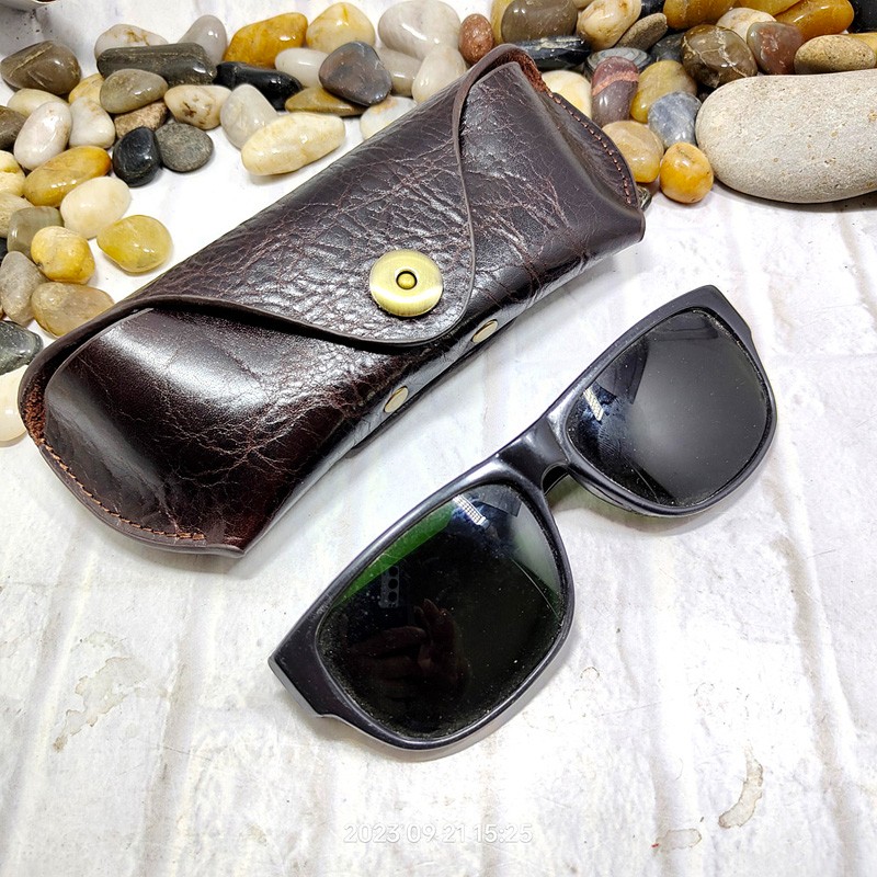 Blongk Kính Ốp Lưng Eo Túi Da  - đánh giá và giá Men Accessories Box